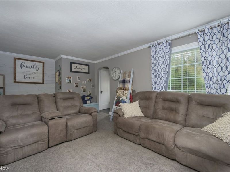 1402 S Chapel Street, Louisville, OH 44641 Photo 7