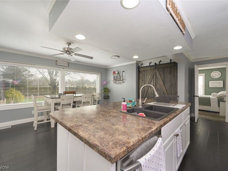 1402 S Chapel Street, Louisville, OH 44641 Photo 8