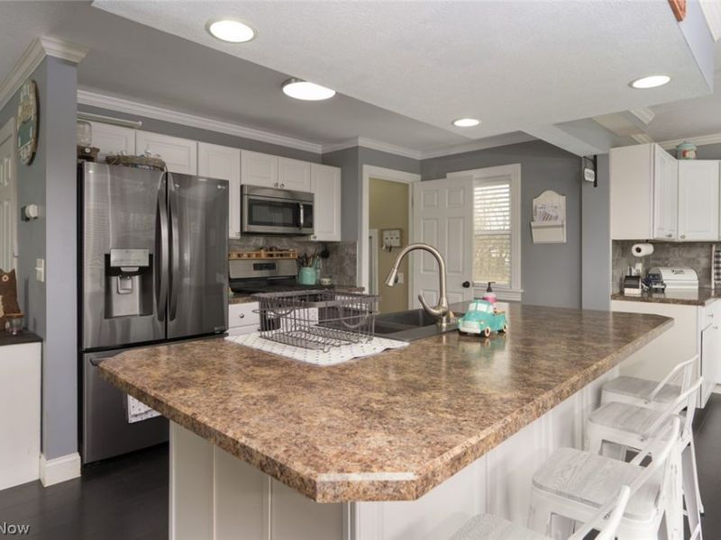 1402 S Chapel Street, Louisville, OH 44641 Photo 9