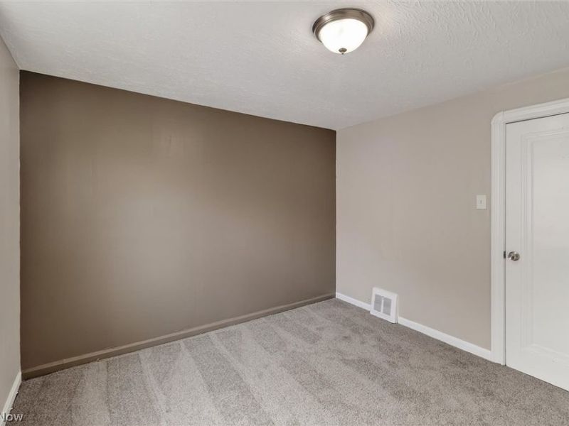 13305 Harvard Avenue , Cleveland, OH 44105 Photo 27