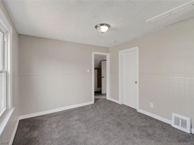 13305 Harvard Avenue , Cleveland, OH 44105 Photo 32