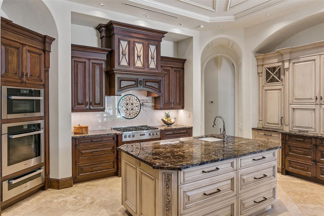 6142 Grosvenor Shore Drive, Windermere, FL 34786 Photo