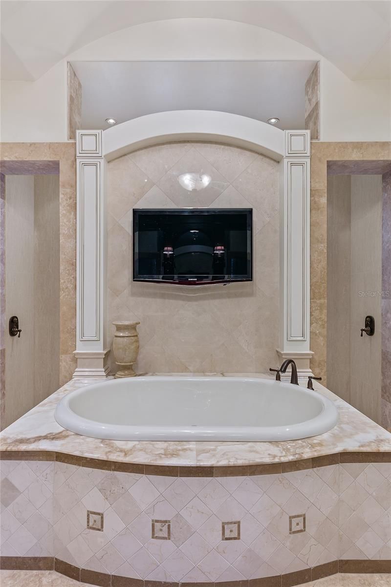 6142 Grosvenor Shore Drive, Windermere, FL 34786 Photo