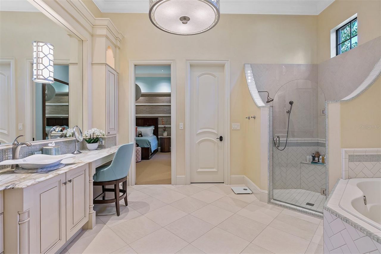 6142 Grosvenor Shore Drive, Windermere, FL 34786 Photo