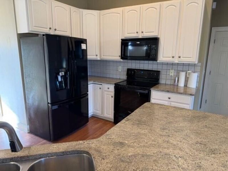 1605 Union Park Circle , Marion, OH 43302 Photo 2