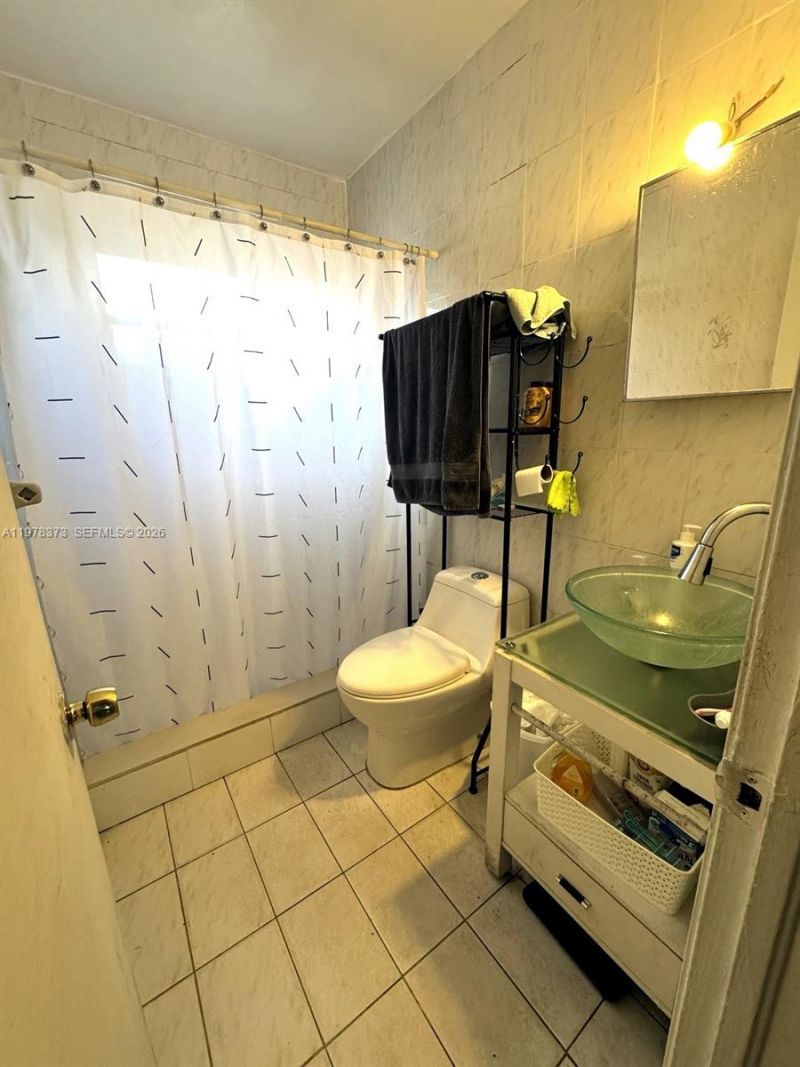 330 NW 23rd Ct, Miami, FL 33125 Photo