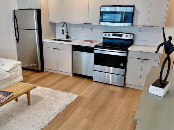 611 11th St, Unit 104, Miami Beach, FL 33139