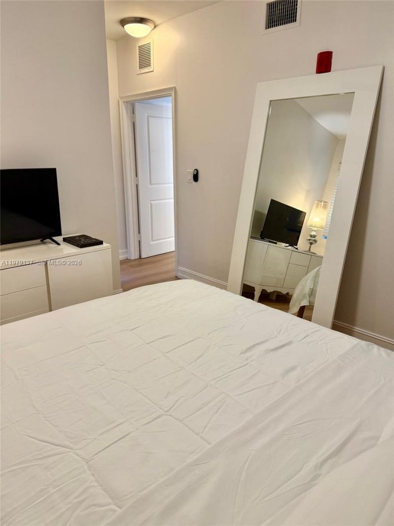 611 11th St, Unit 104, Miami Beach, FL 33139 Photo