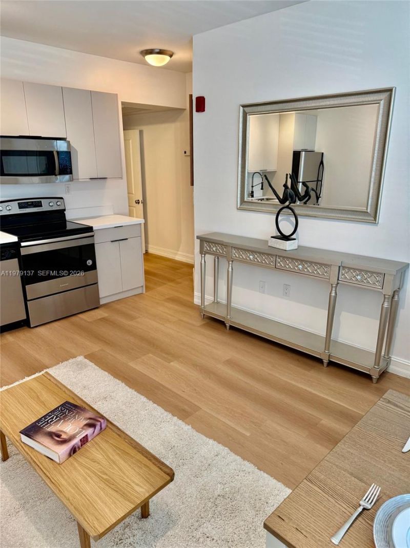 611 11th St, Unit 104, Miami Beach, FL 33139 Photo