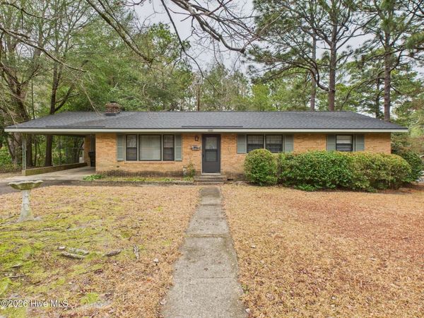 550 N Leak Street , Southern Pines, NC 28387