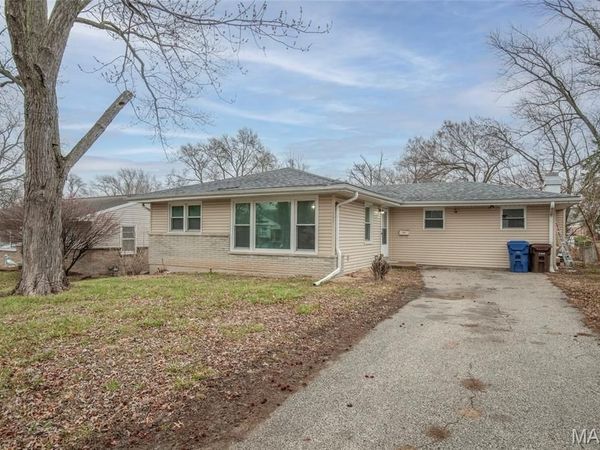 1680 Clover Lane, Florissant, MO 63031