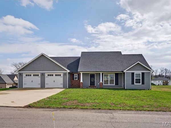 834 Lakeview Crossing, Cape Girardeau, MO 63701
