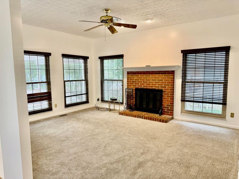 393 Canterbury Court, Westerville, OH 43082 Photo 10