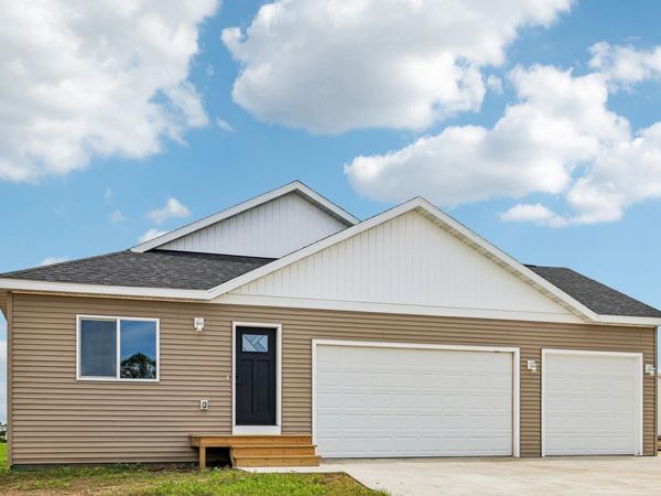 997 Bell Circle, Arlington, WI 53911