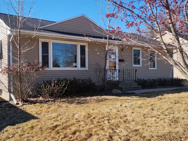 2729 14th Avenue SE, Cedar Rapids, IA 52403