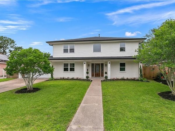 917 CHRISTANA Place , Gretna, LA 70056