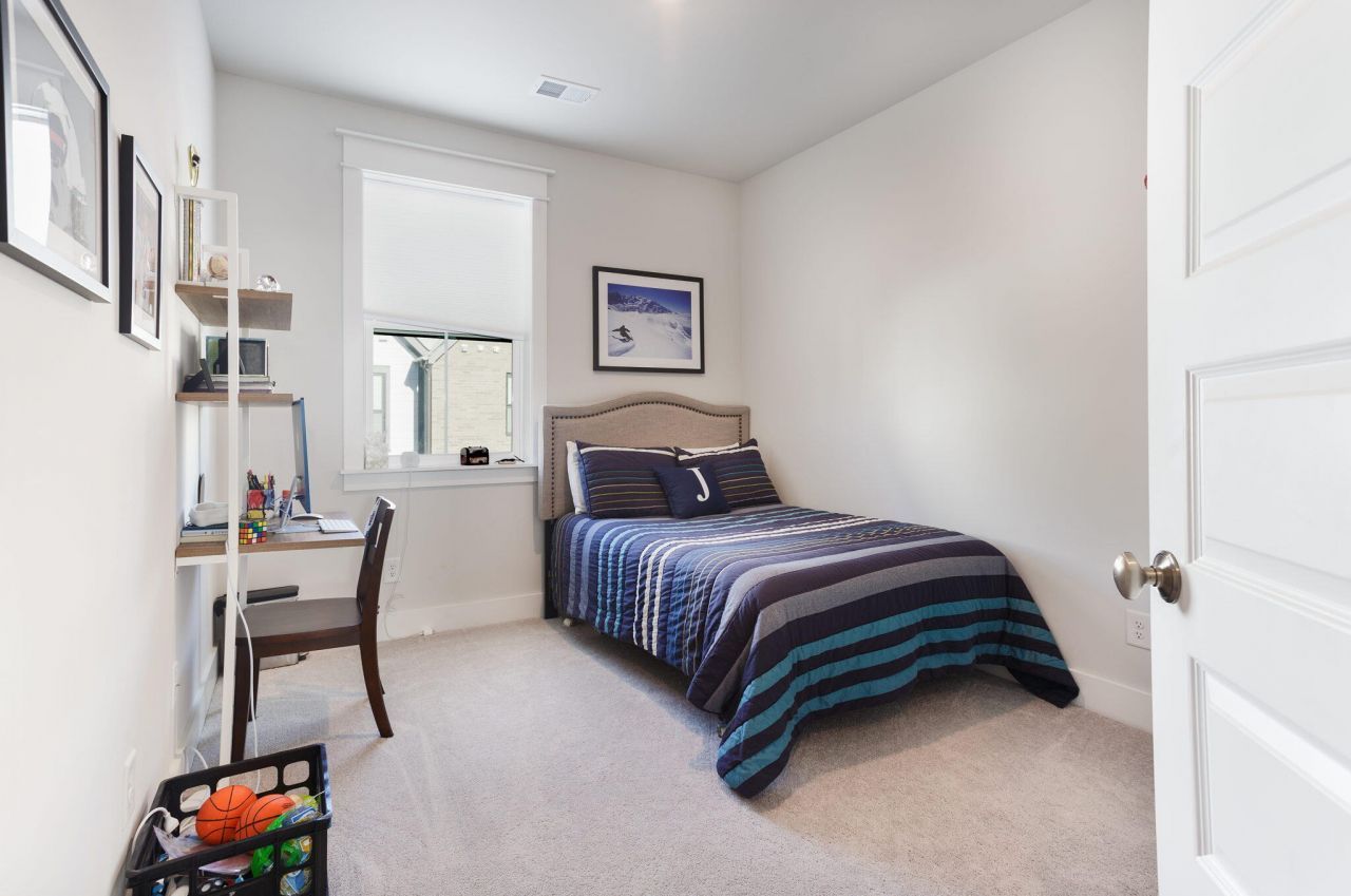 1515 Martel Street Photo 21