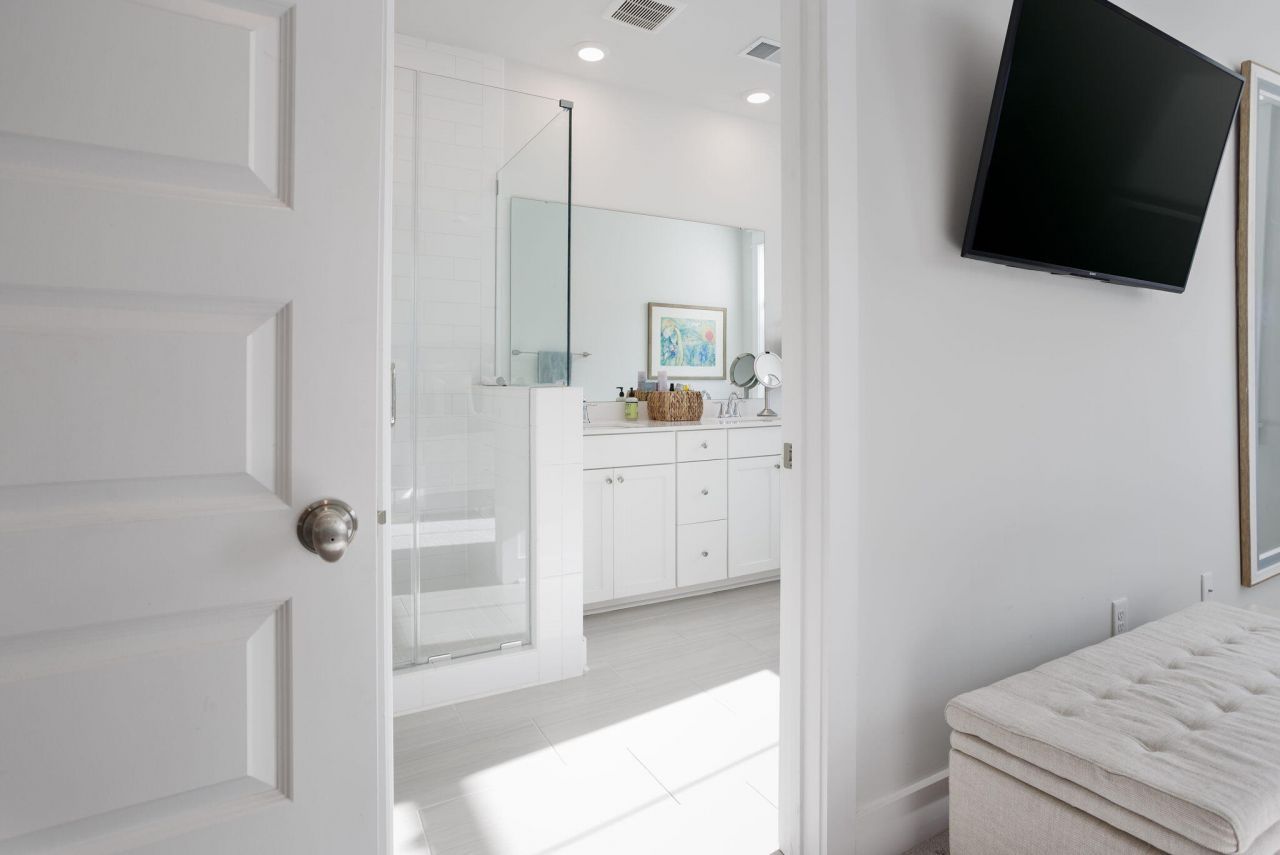 1515 Martel Street Photo 30