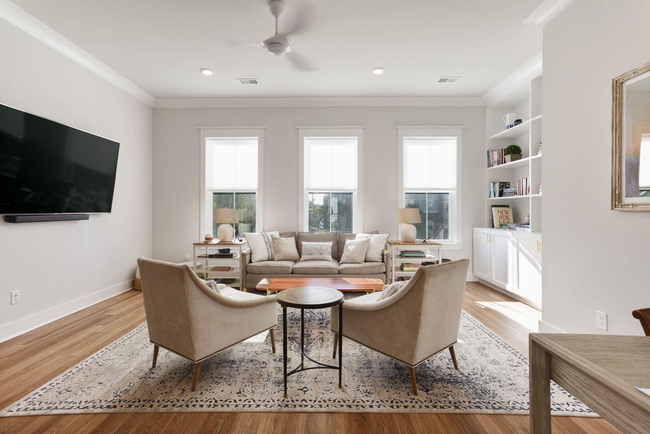 1515 Martel Street Photo 9