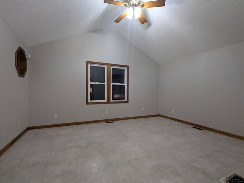 1554 S Belmont Avenue, Springfield, OH 45505 Photo 4