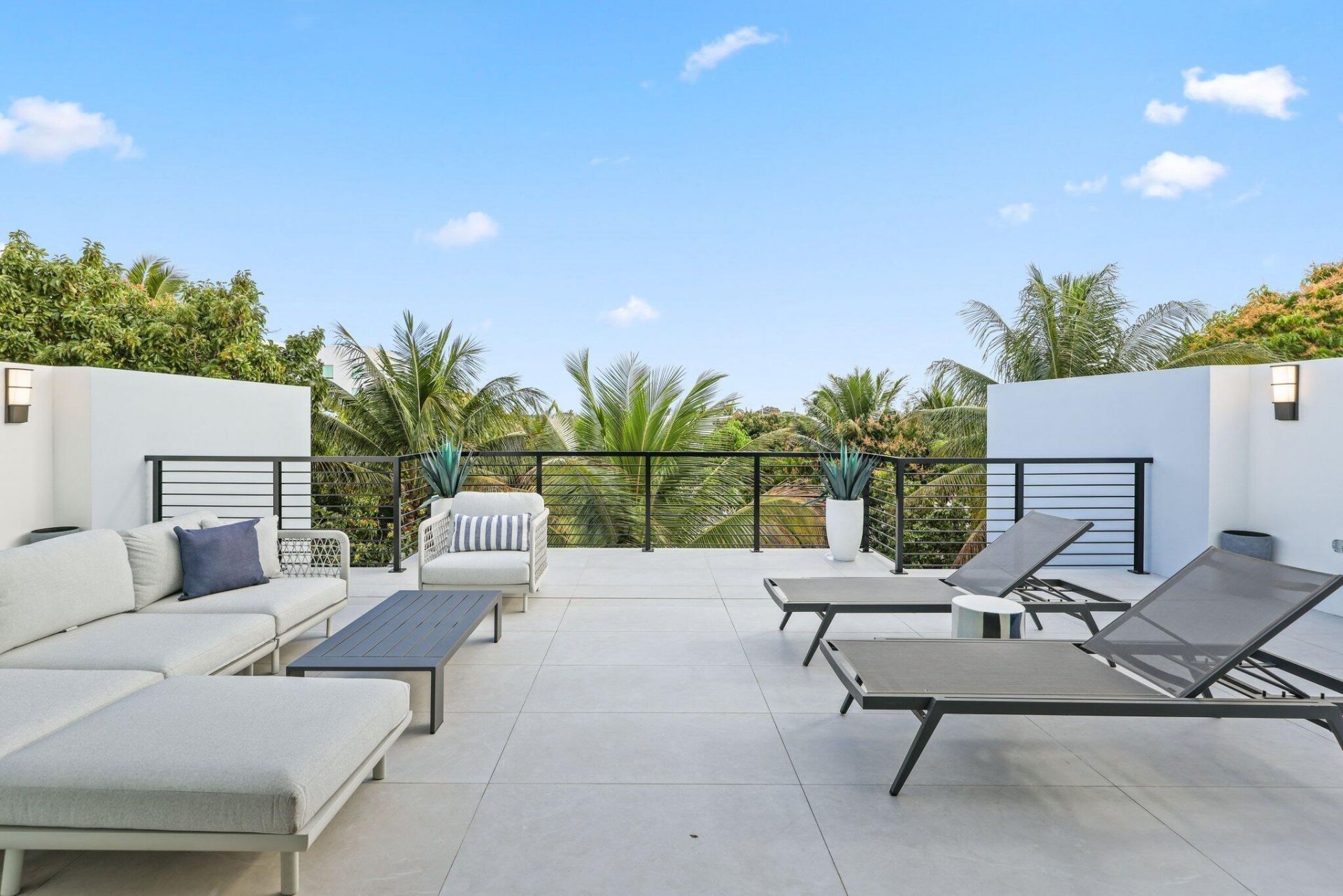 408 SE 2nd Street, Delray Beach, FL 33483 Photo