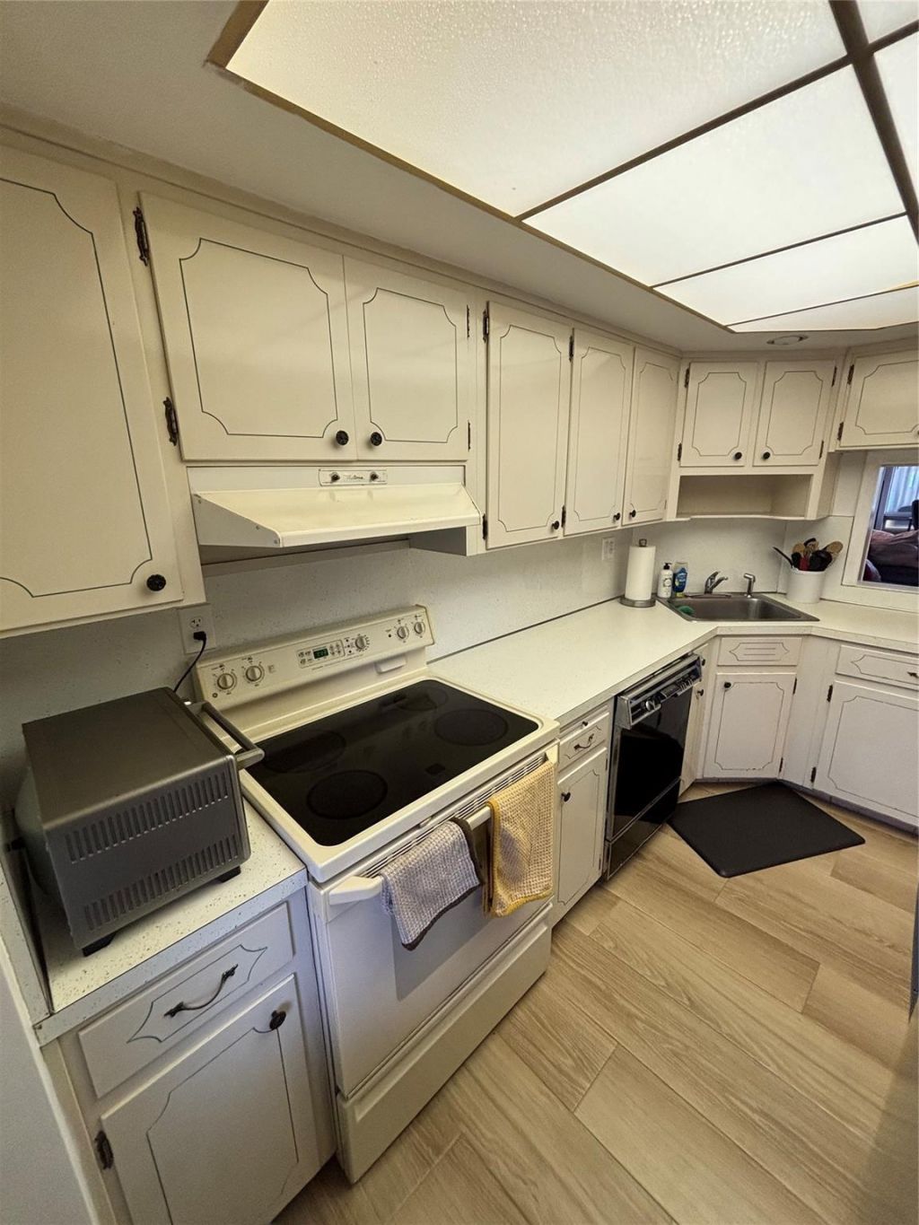 900 SW 12th Street, Unit 202, Fort Lauderdale, FL 33315 Photo