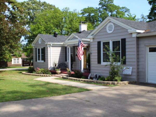 701 W Sunset, Nashville, AR 71852