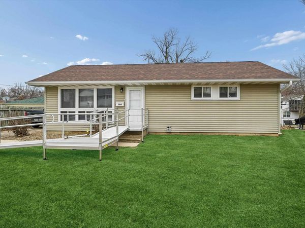 1104 SE 38th Street, Cedar Rapids, IA 52403