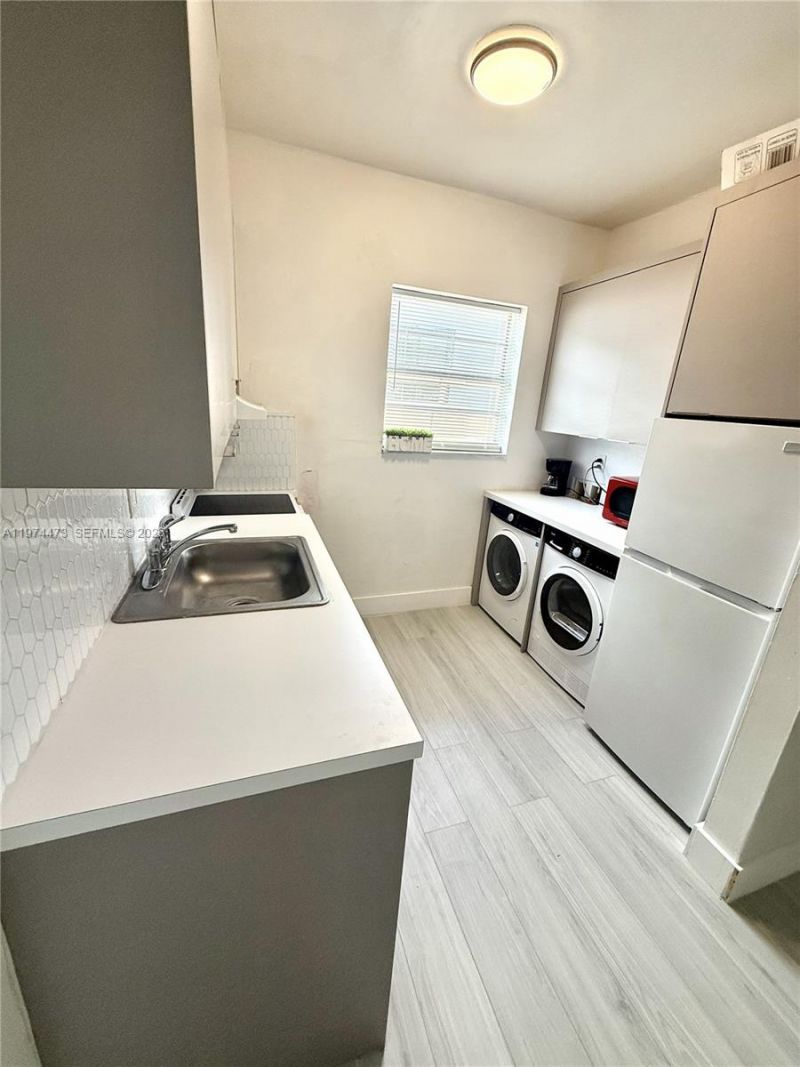 1043 NW 2nd St , Unit 16, Miami, FL 33128 Photo