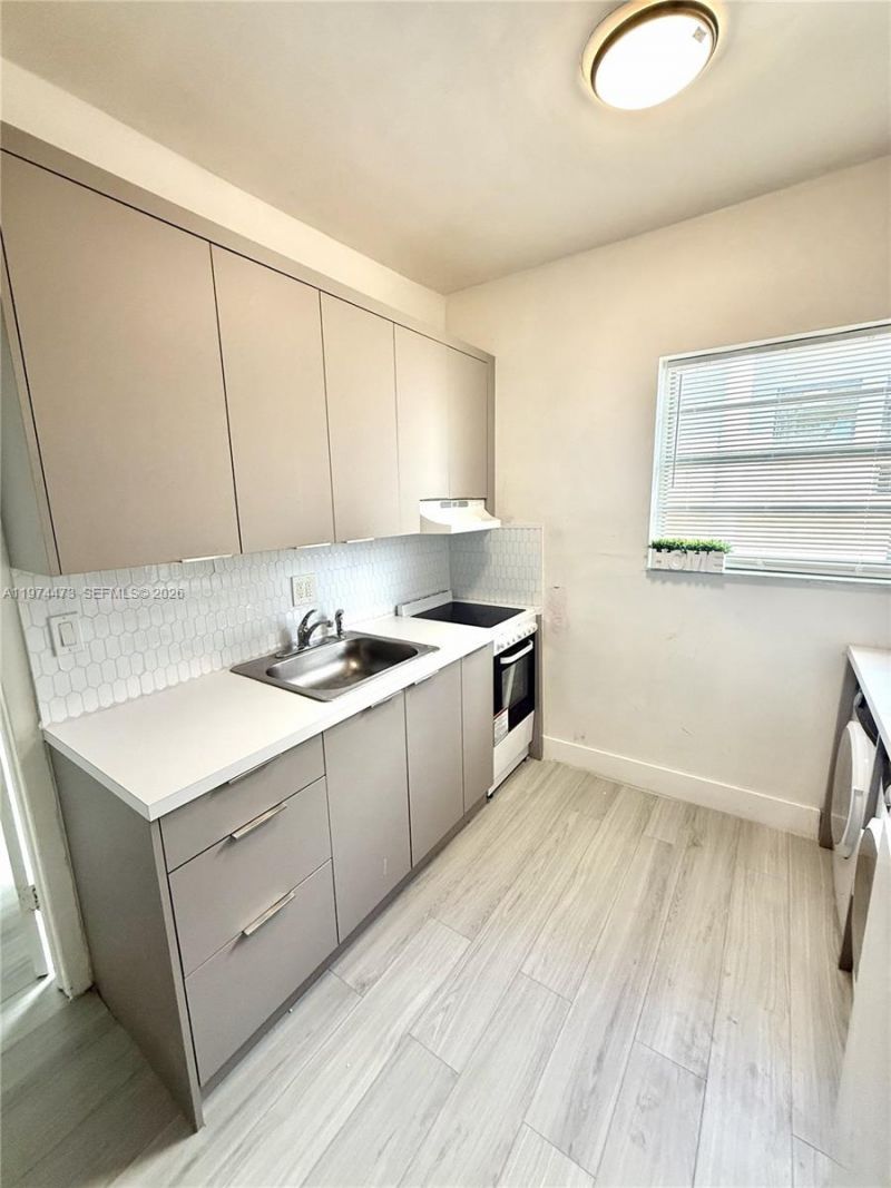 1043 NW 2nd St , Unit 16, Miami, FL 33128 Photo