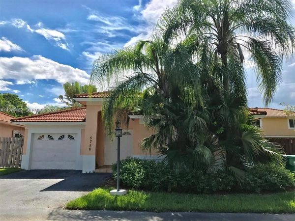 5758 NW 97th Pl , Doral, FL 33178