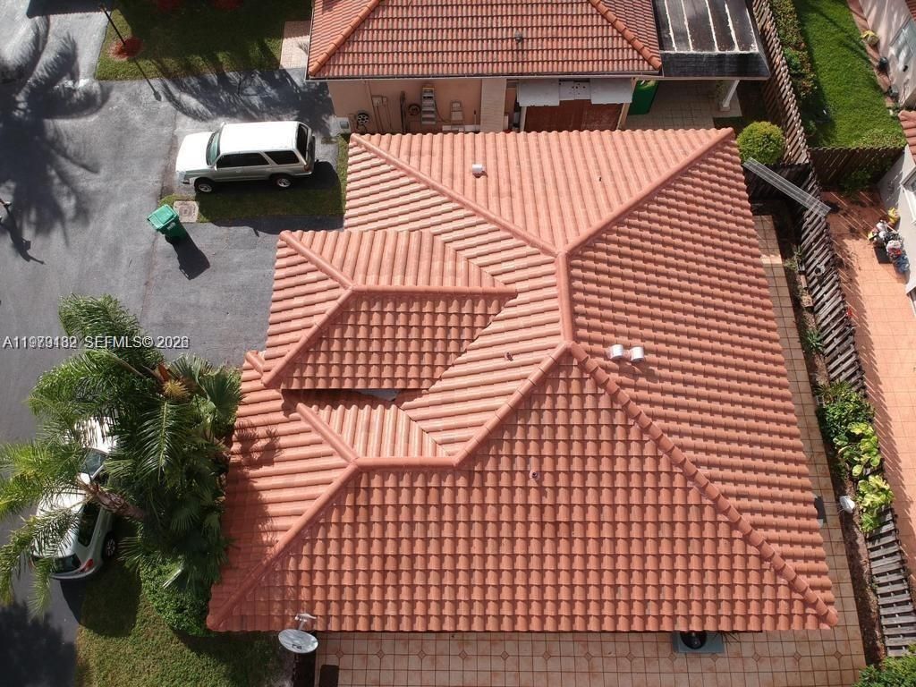 5758 NW 97th Pl, Doral, FL 33178 Photo