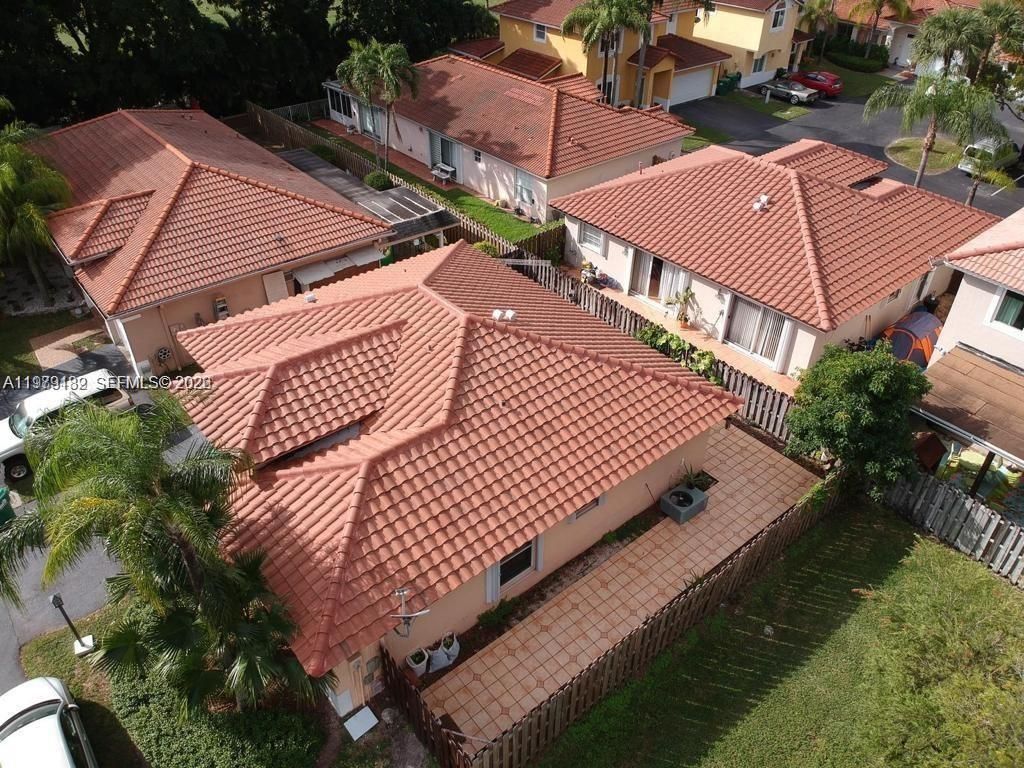 5758 NW 97th Pl, Doral, FL 33178 Photo