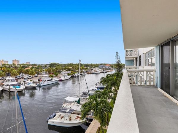 13155 Ixora Ct, Unit 406, North Miami, FL 33181