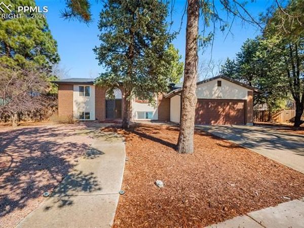 5242 Constitution Avenue, Colorado Springs, CO 80915