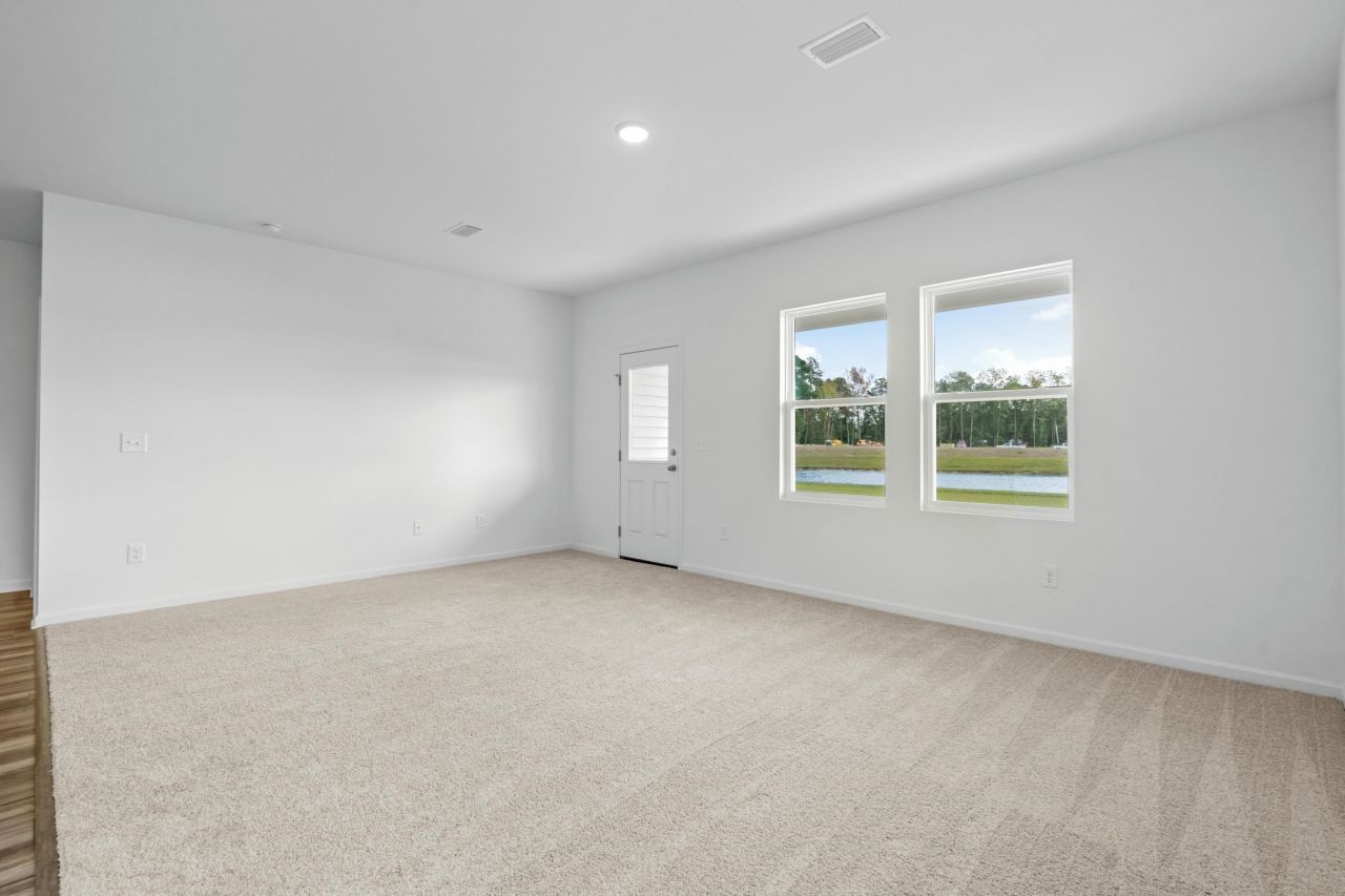 517 Silver Pidgeon St  Photo 5