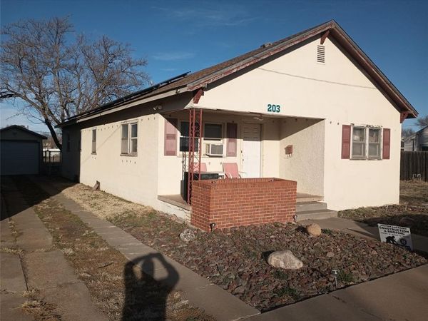 203 N 7th Street, Memphis, TX 79245