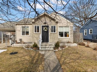 1851 Moorhouse Street, Ferndale, MI 48220