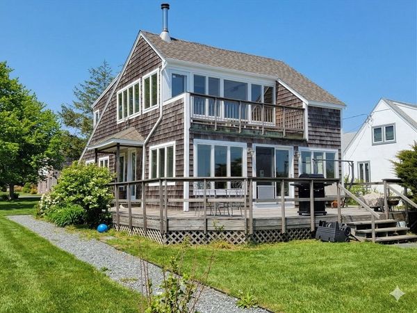 3 Hardy Lane, Essex, MA 01929