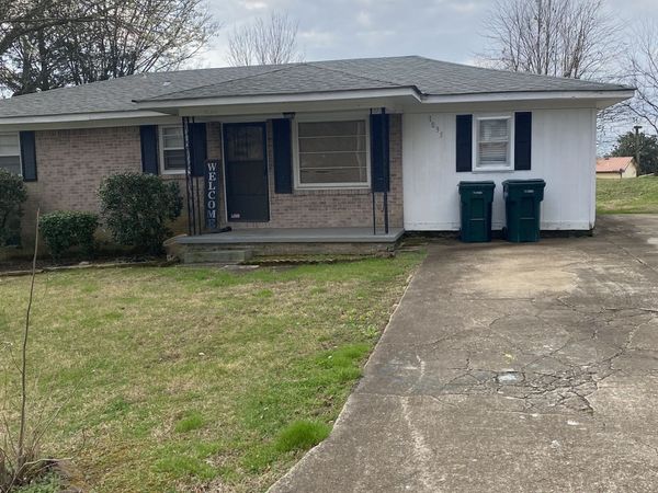 1035 N 3rd St, Pulaski, TN 38478