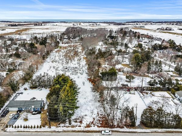 18365 County Road 48 , Cutchogue, NY 11935