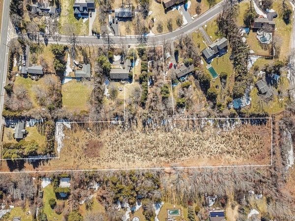 18365 County Road 48 , Cutchogue, NY 11935