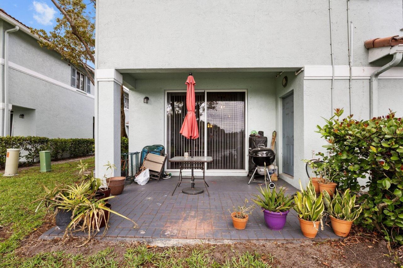 1955 Alamanda Way, Riviera Beach, FL 33404 Photo