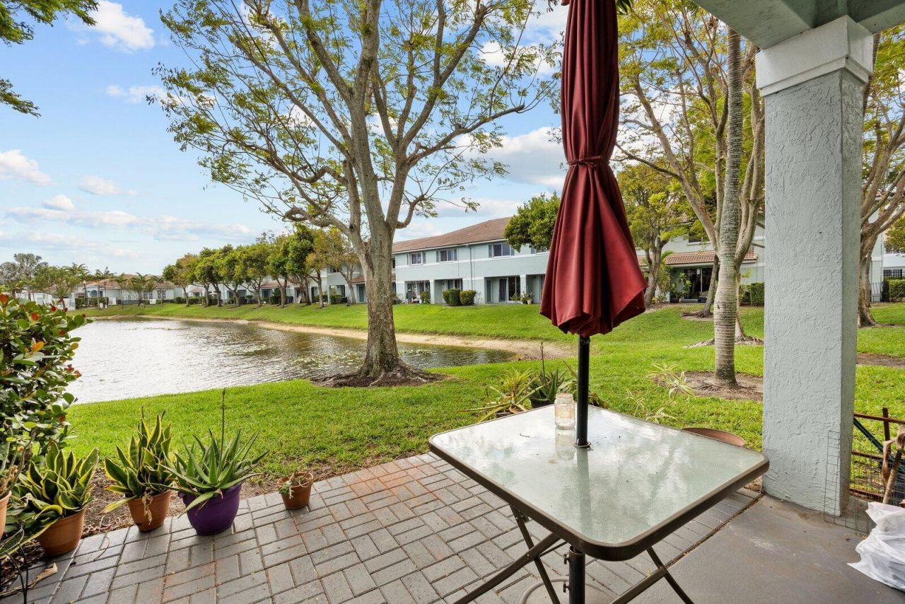 1955 Alamanda Way, Riviera Beach, FL 33404 Photo