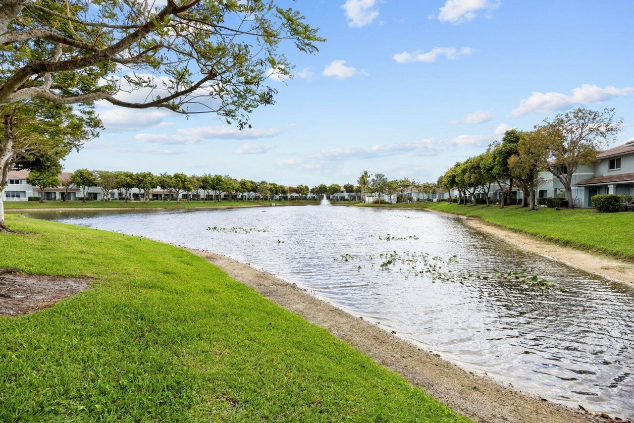 1955 Alamanda Way, Riviera Beach, FL 33404 Photo