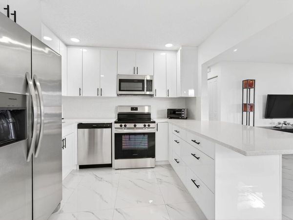 688 SW Lake Court, Boynton Beach, FL 33426