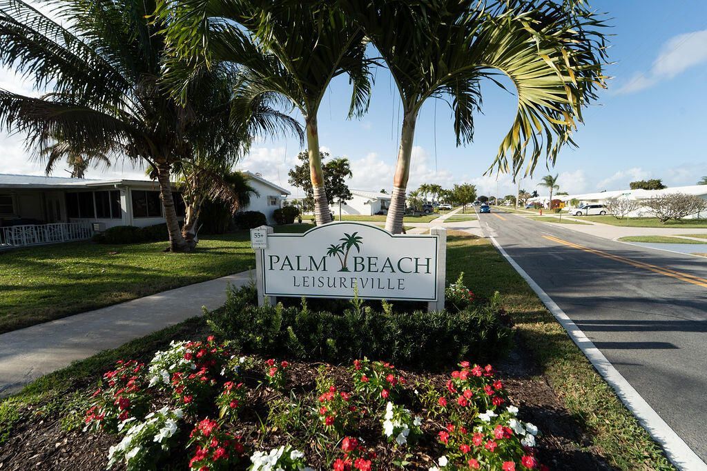 688 SW Lake Court, Boynton Beach, FL 33426 Photo