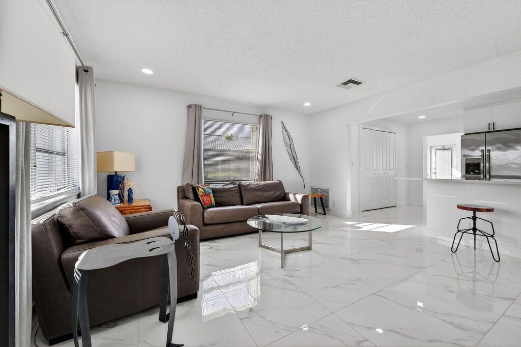 688 SW Lake Court, Boynton Beach, FL 33426 Photo