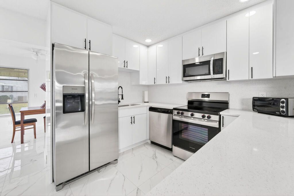 688 SW Lake Court, Boynton Beach, FL 33426 Photo