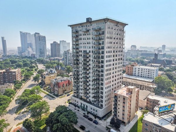 1313 N Franklin PLACE, Unit 404, Milwaukee, WI 53202